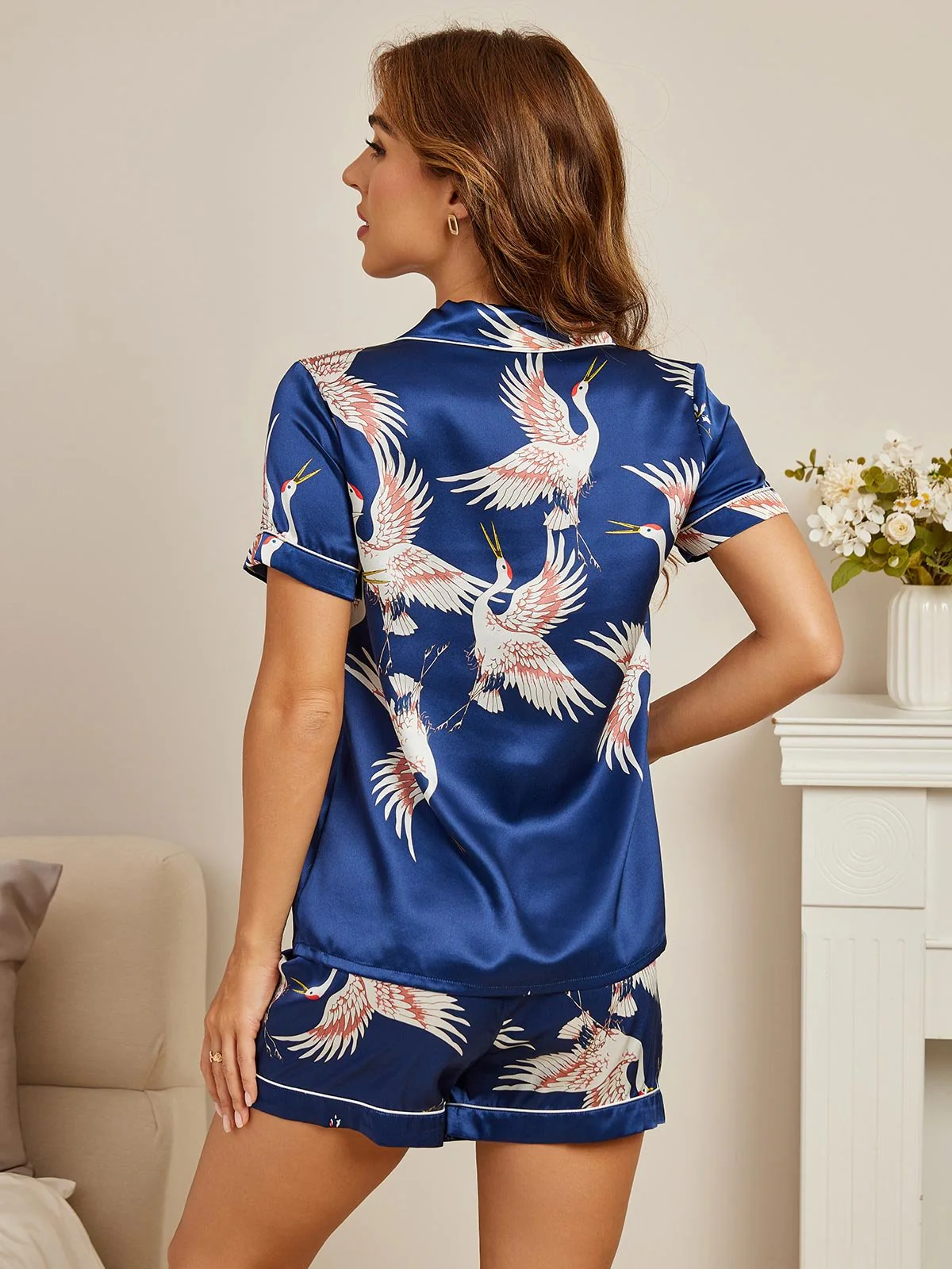 19Momme 100% Mulberry Silk Crane Print Short Sleeve Notch Collar Women's Pajamas Set - Image 2