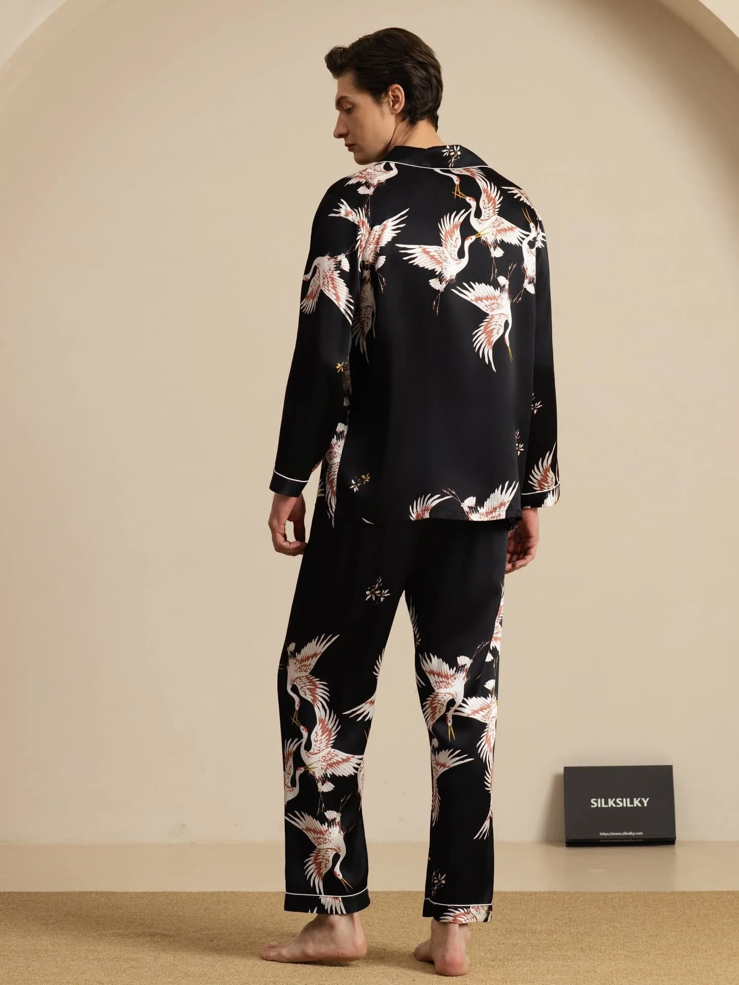 19Momme 100% Mulberry Silk Men's Crane Print Long Sleeve Notch Collar Pajamas Set - Image 10
