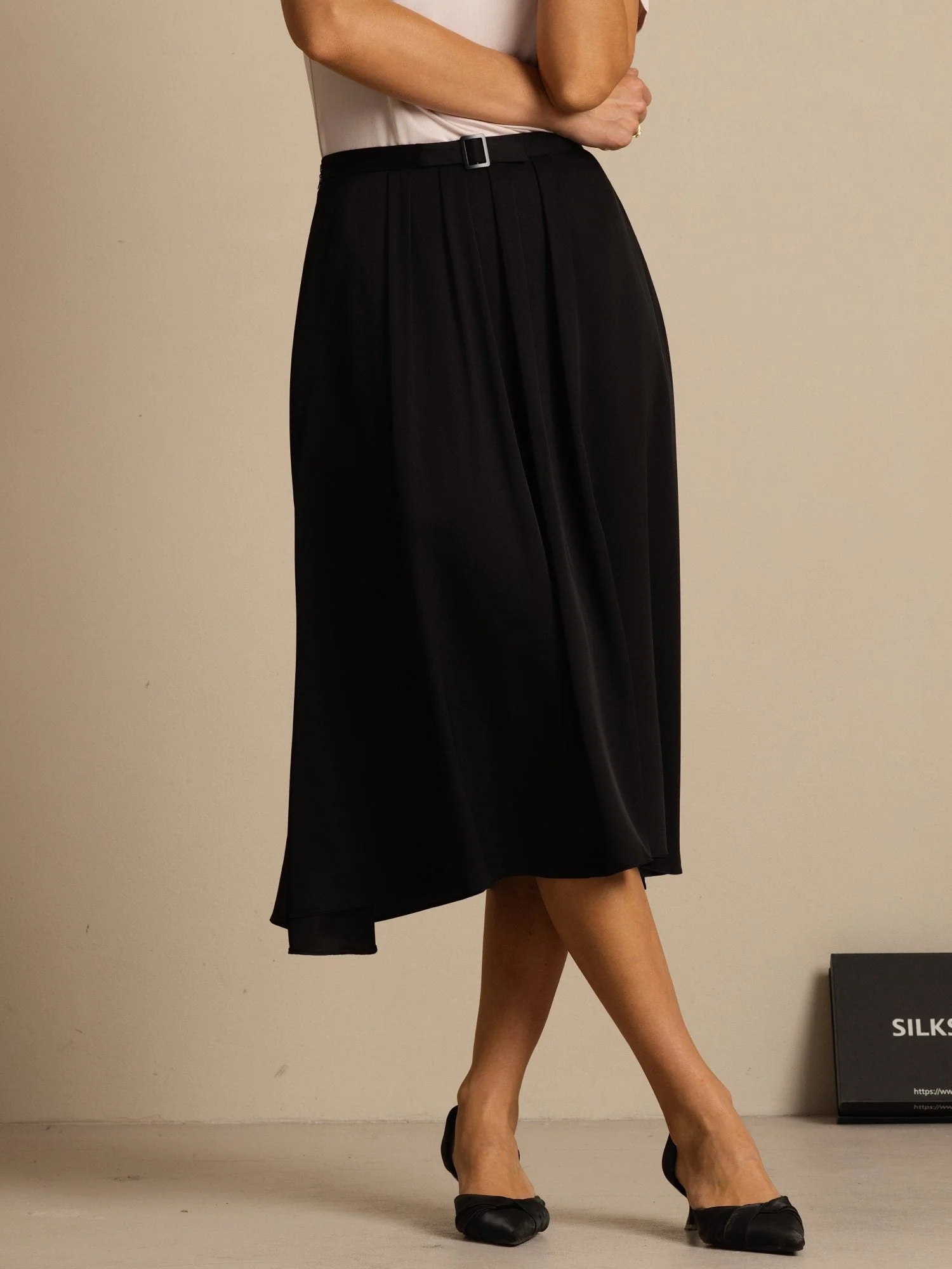19Momme Silk High Waist A-Line Pleated Midi Skirt with Pockets - Image 15