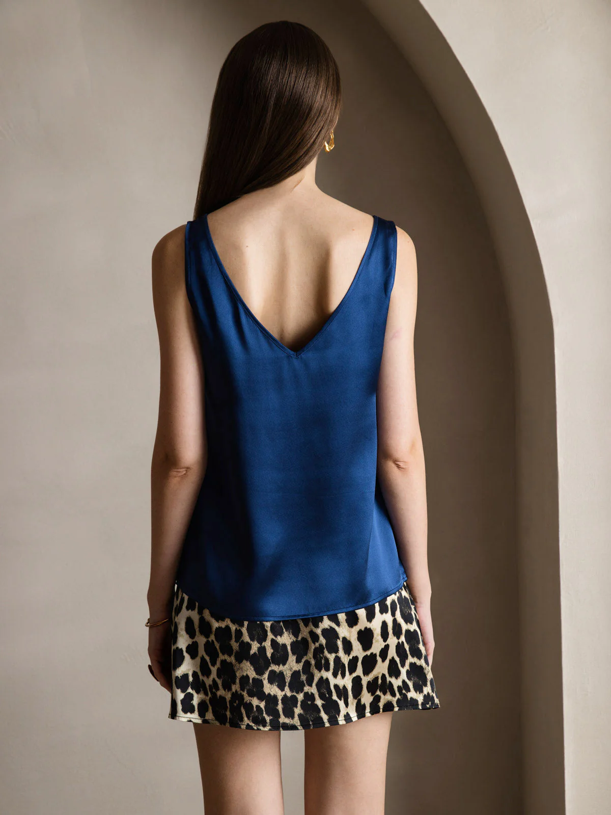 19Momme Silk Sleeveless V Neck Women's Tank Top with V Back Design - Image 50