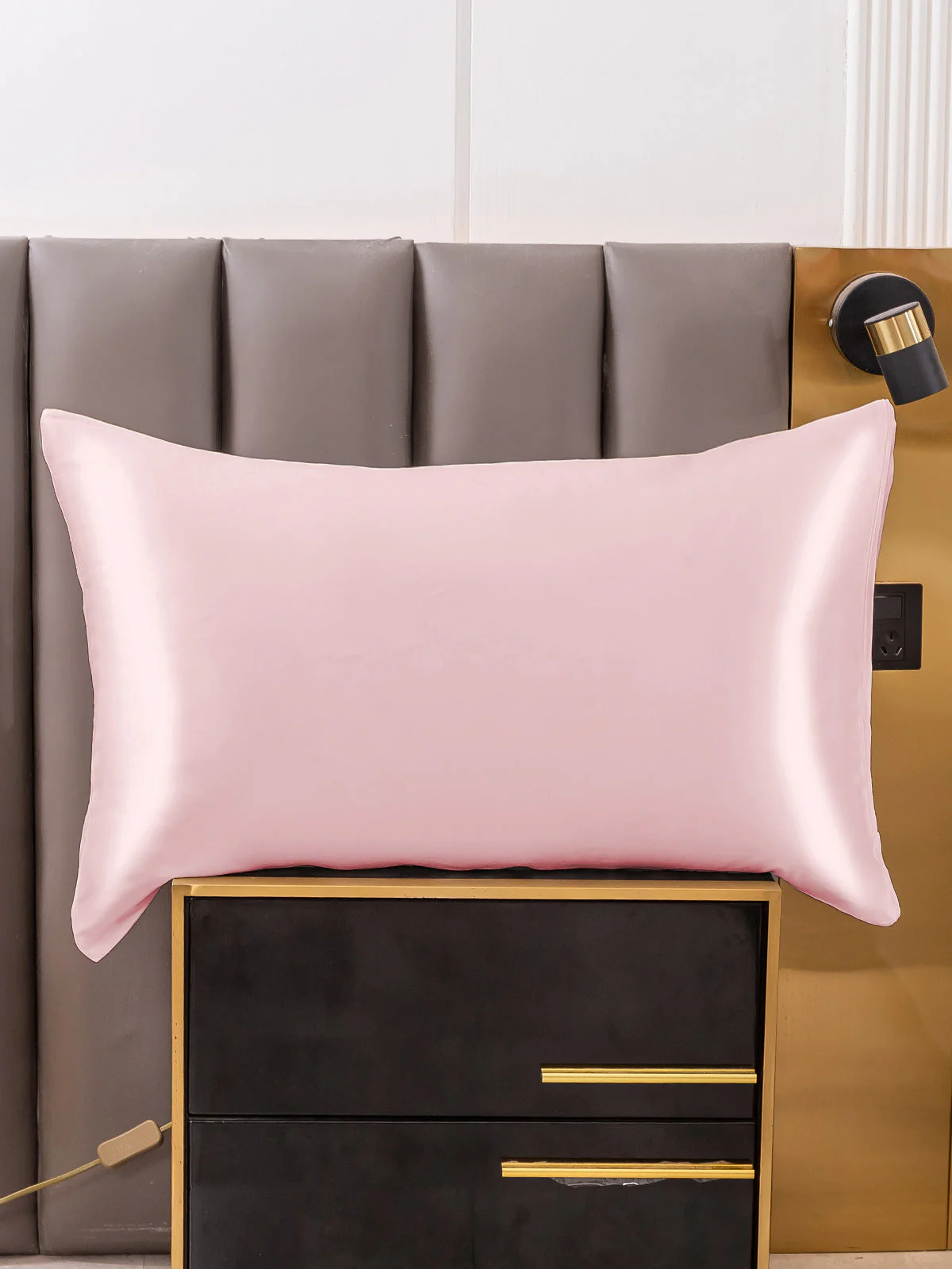 22Momme 100% Mulberry Silk Pillowcase - Envelope Closure - Image 16