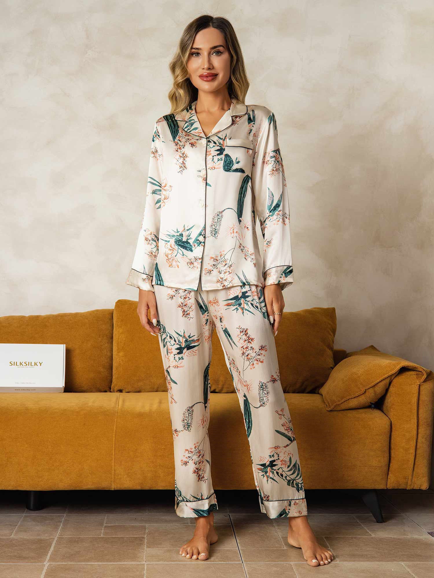 100% Mulberry Silk Botanical Print Long Sleeve Women's Pajamas Set - Image 5