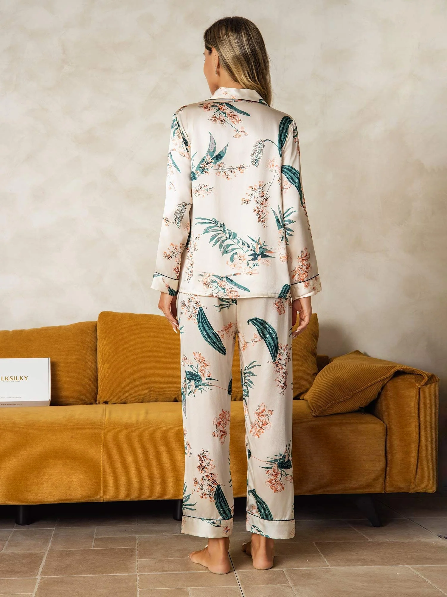 100% Mulberry Silk Botanical Print Long Sleeve Women's Pajamas Set - Image 6