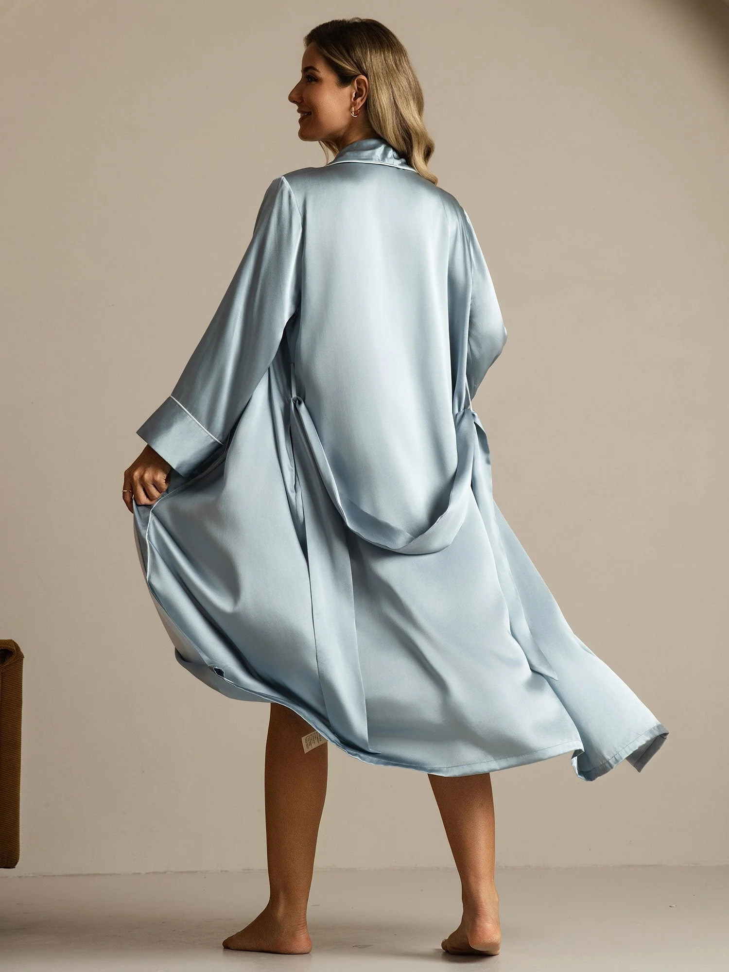 100% Mulberry Silk Belted Women's Long Lapel Robe with Pocket Design - Image 2