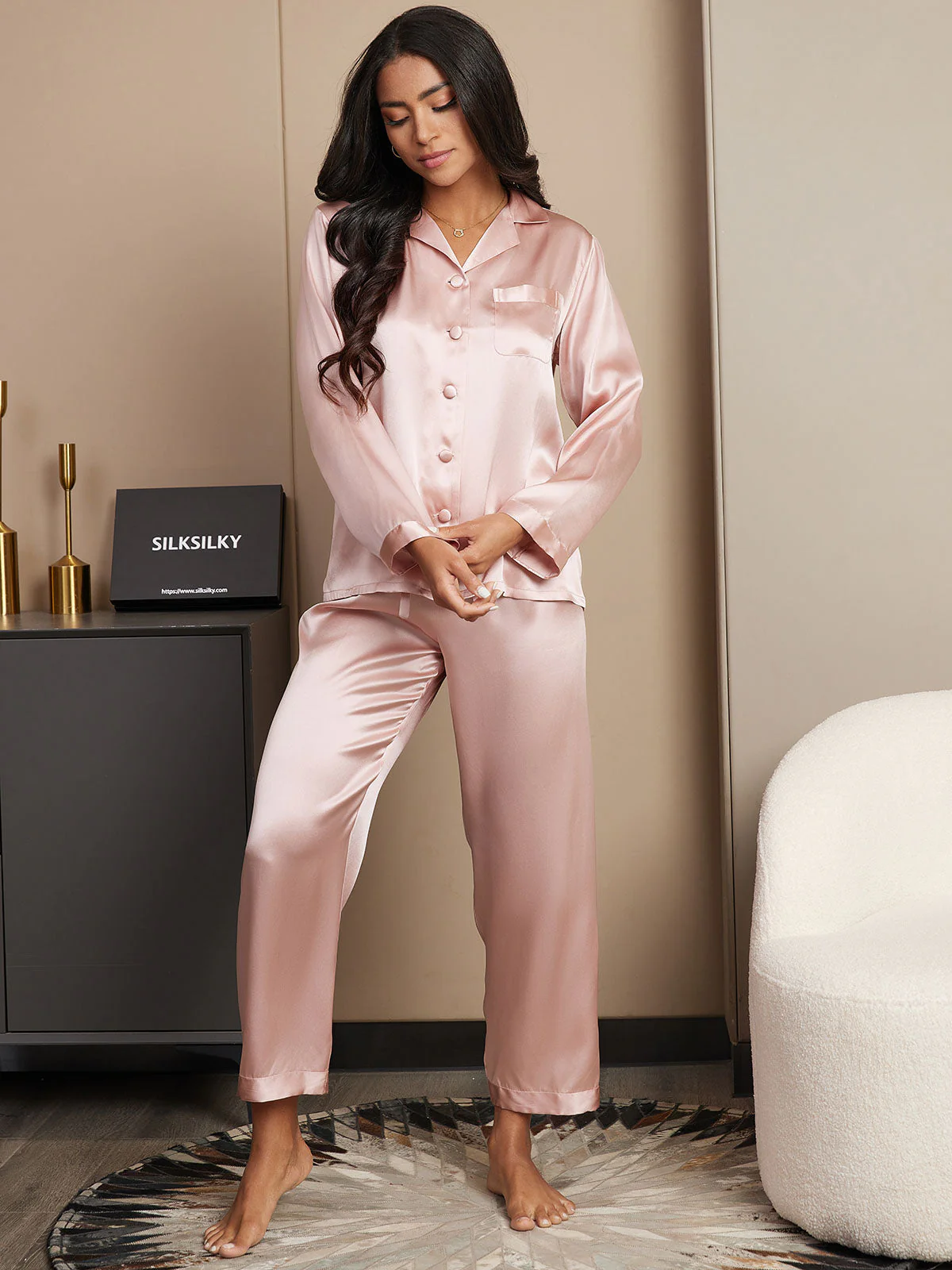 100% Mulberry Silk Women's Long Sleeve Pajamas Set - Image 9