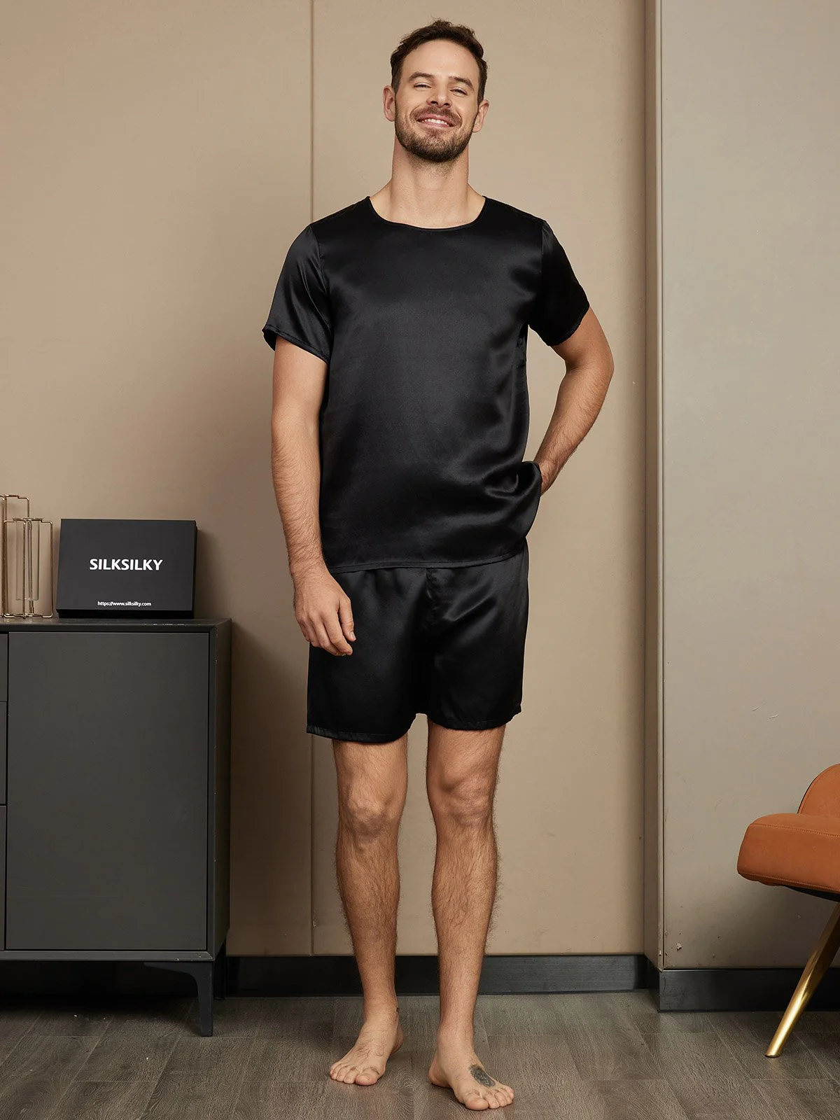 100% Mulberry Silk Short Sleeve Round Neck Men's Pajamas Set with Shorts - Image 10