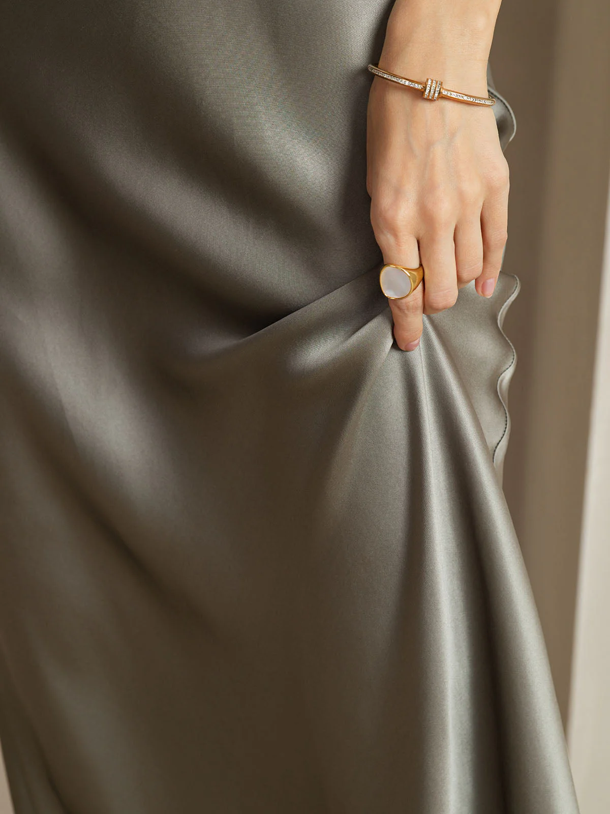 Clearance - 100% Mulberry Silk Sleeveless U Neck Midi Long Dress - Image 13