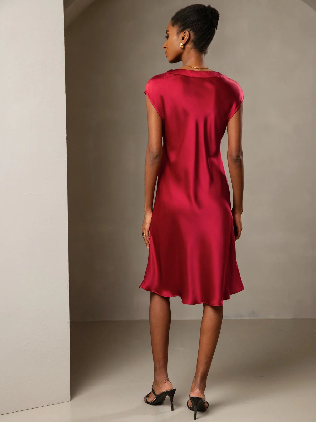 100% Mulberry Silk Cap Sleeve V Neck Knee Dress - Image 26