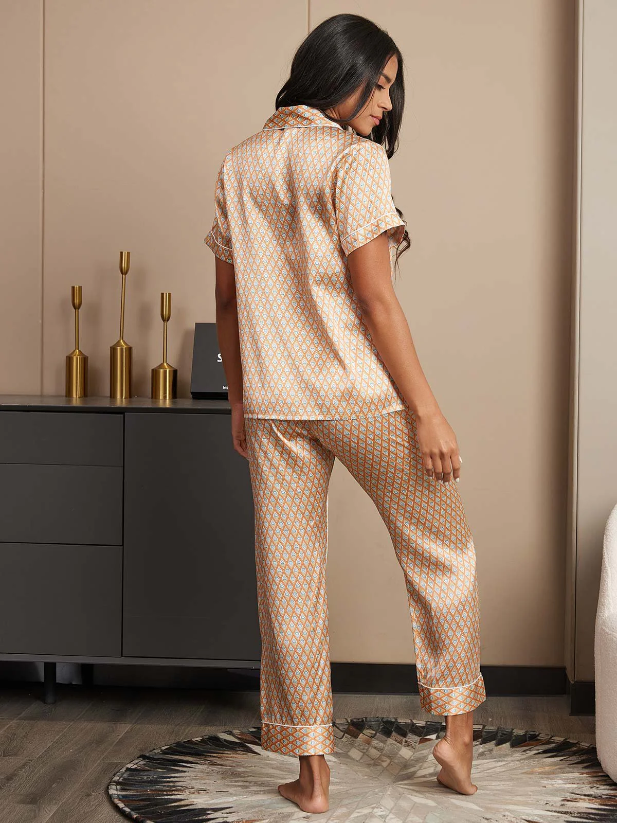 100% Mulberry Silk Geometric Print Short Sleeve Notch Collar Women's Pajamas Set With Pants - Image 2