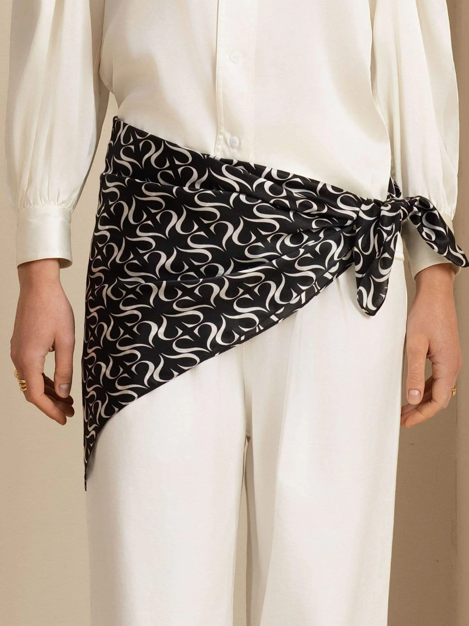 100% Mulberry Silk S Square Scarf - Size 90x90cm - Image 3