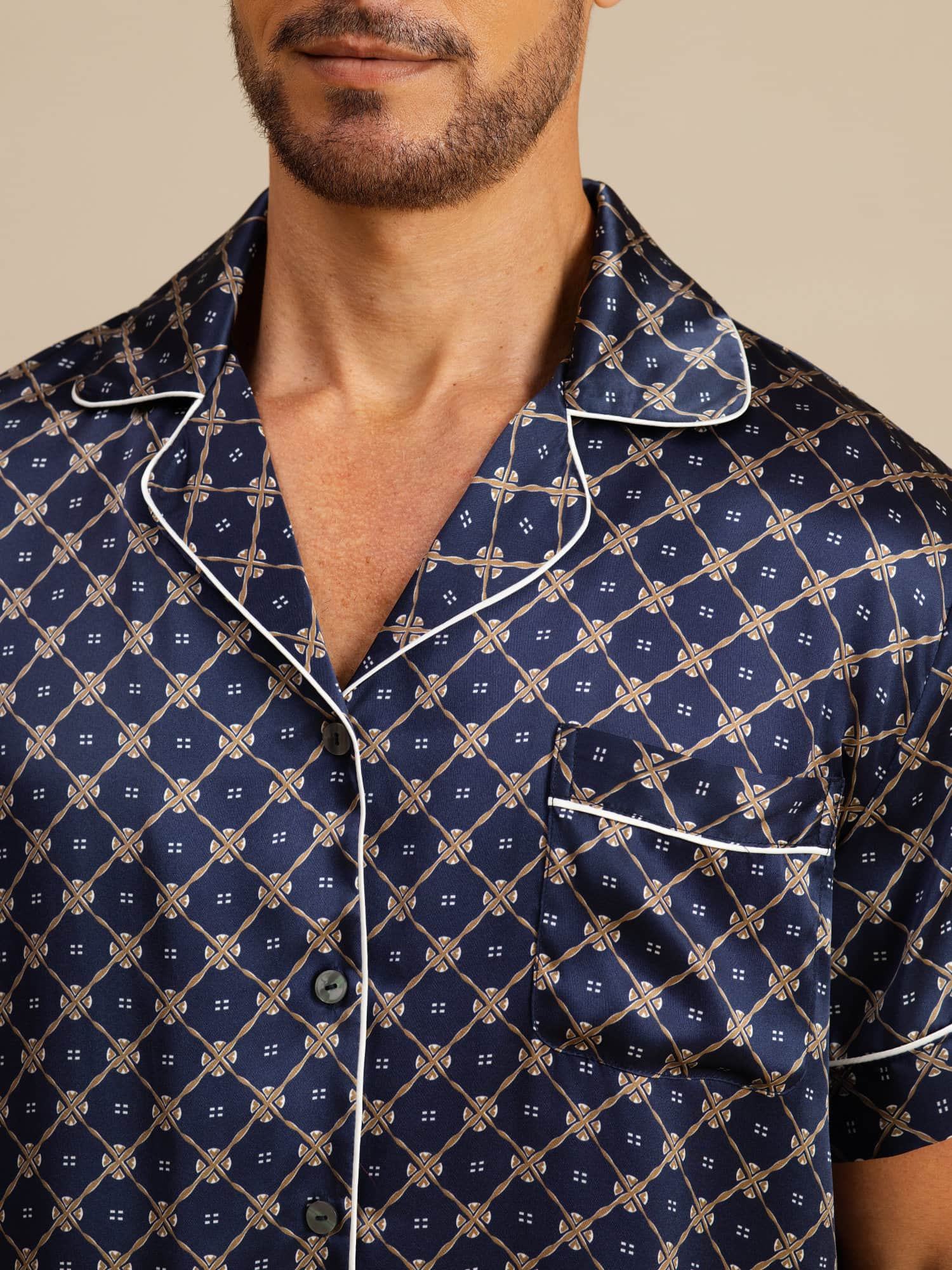 100% Mulberry Silk Short Sleeve Notch Collar Men's Chain Print Pajamas Set with Shorts - Image 6