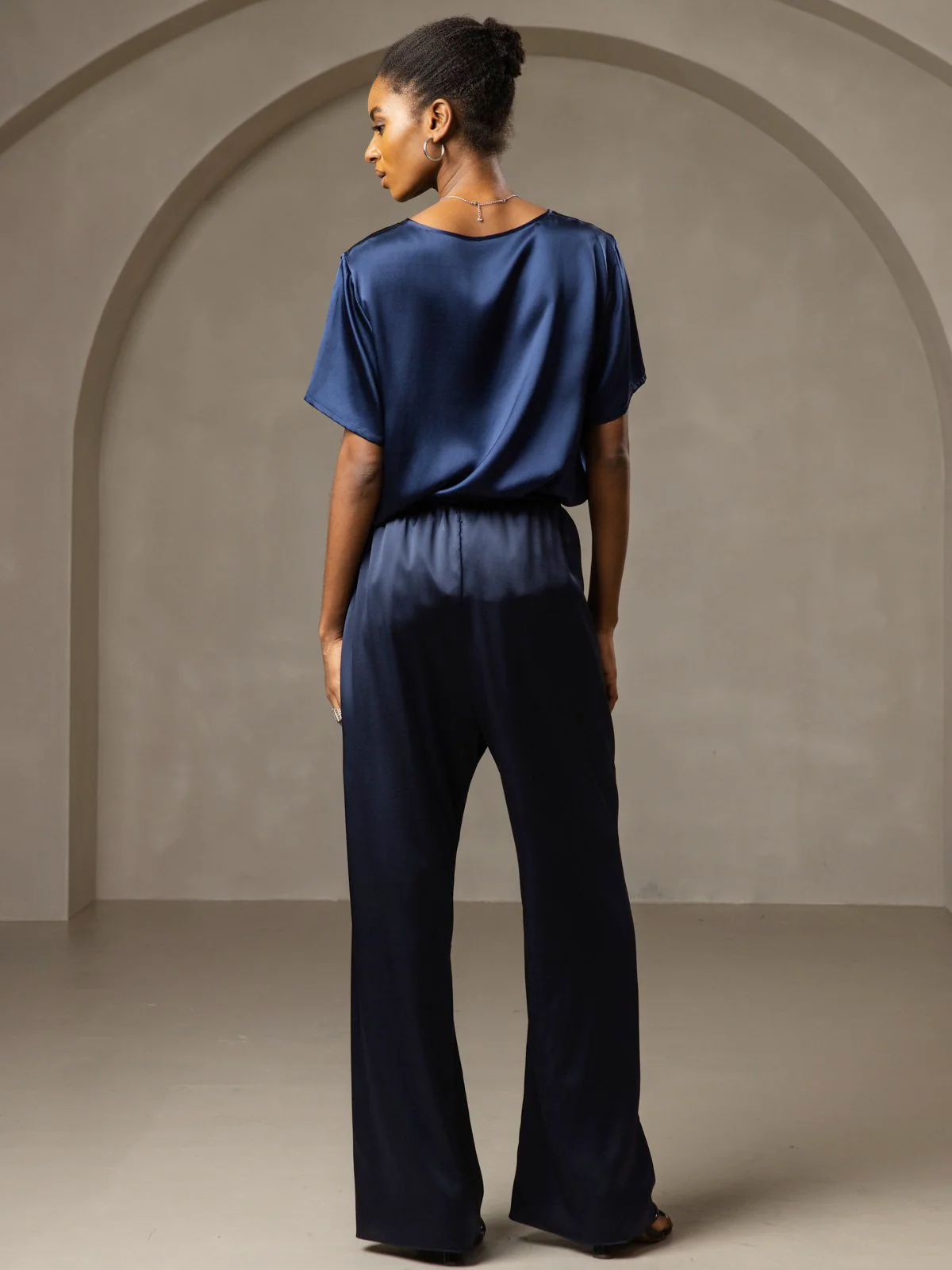 Clearance - Women's Pure Silk Short Sleeve Round Neck T-Shirt - Image 9