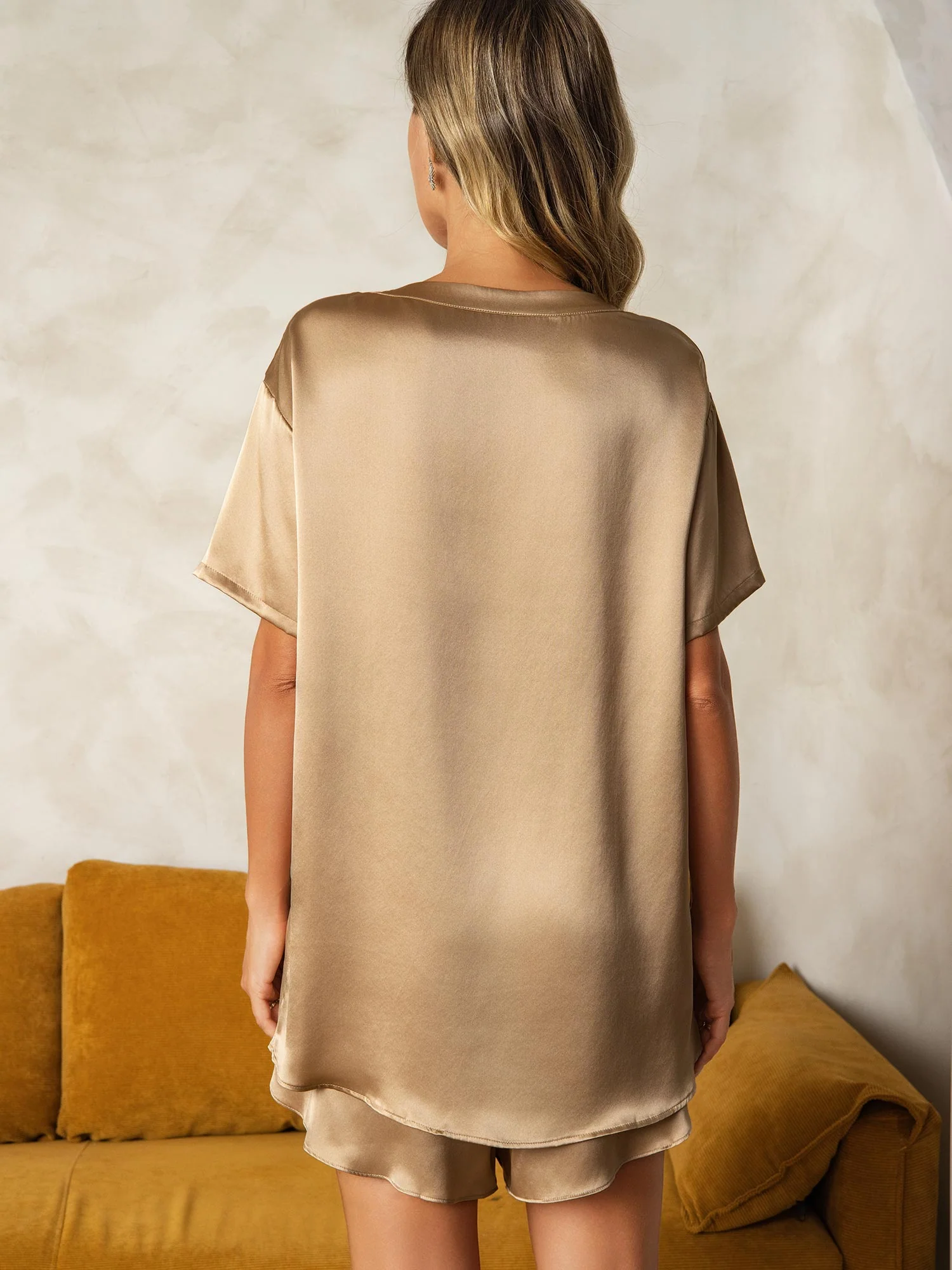 100% Mulberry Silk Short Sleeve Round Neck Women's Pajamas Set - Image 24