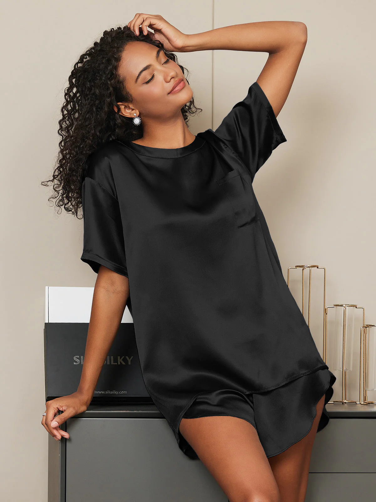 100% Mulberry Silk Short Sleeve Round Neck Women's Pajamas Set - Image 37