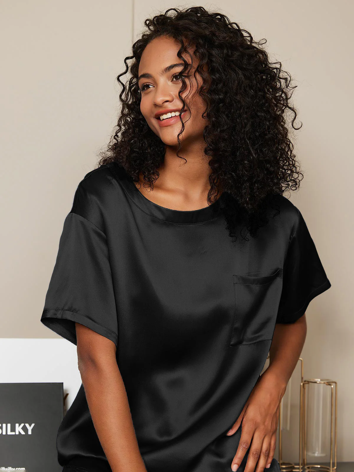 100% Mulberry Silk Short Sleeve Round Neck Women's Pajamas Set - Image 38