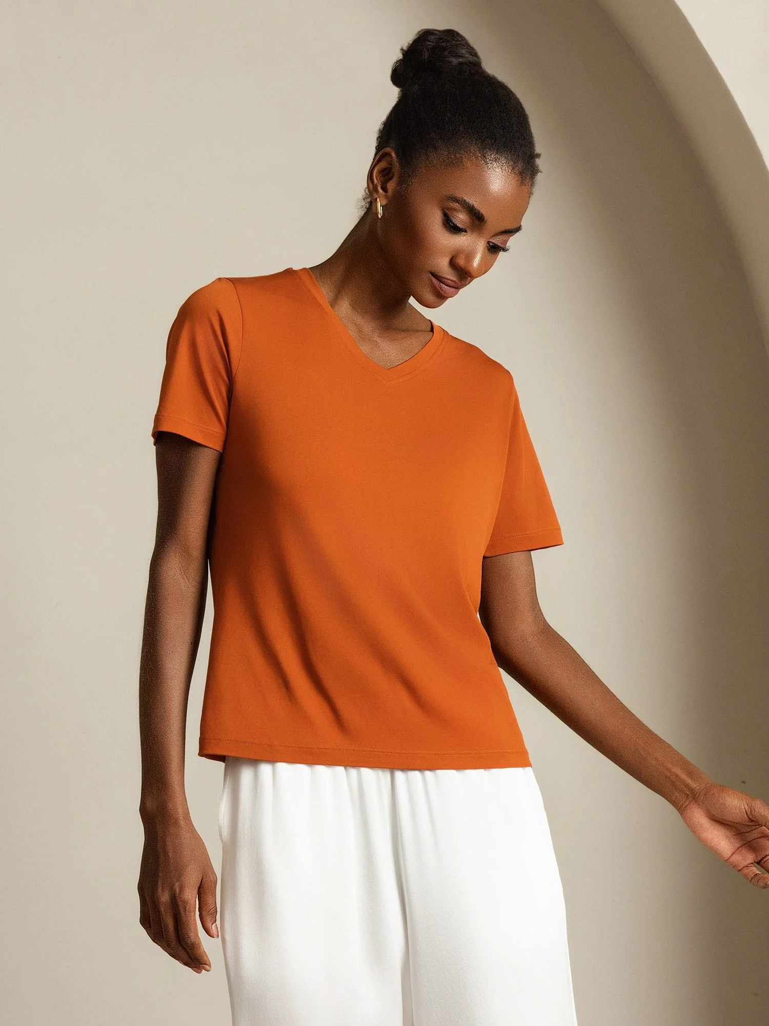 100% Mulberry Silk V Neck Short-Sleeve Snag-Resistant Women's T-Shirt - Image 3