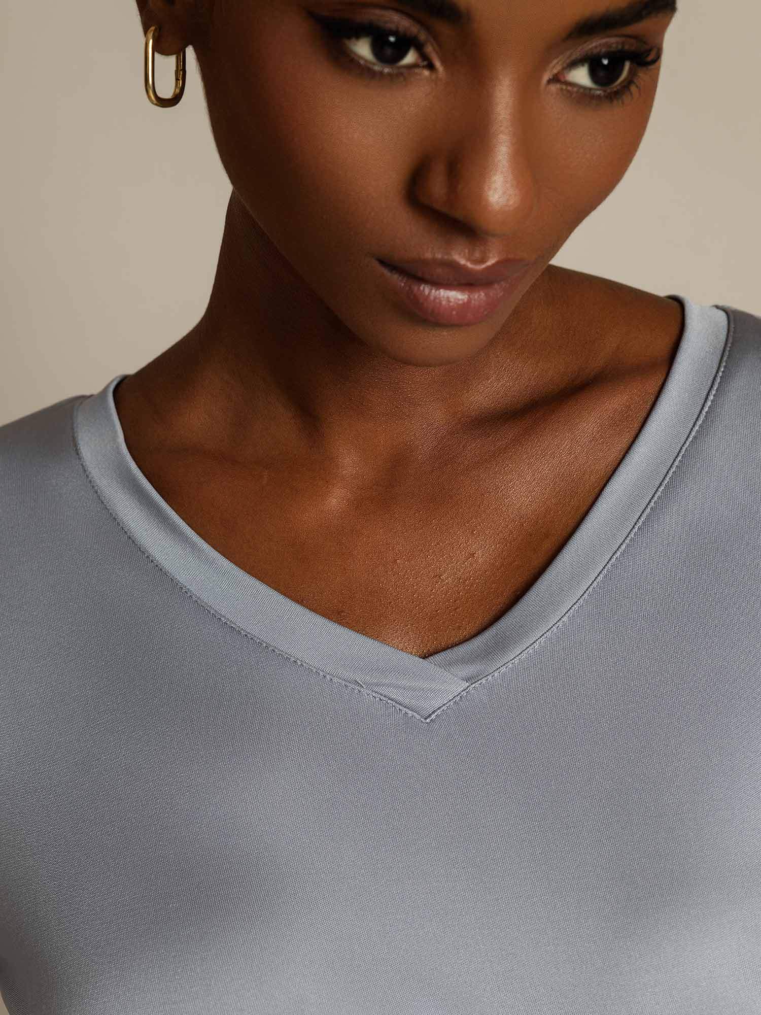 Clearance - Pure Silk V-Neck Short Sleeves Women's T-Shirt - Image 12