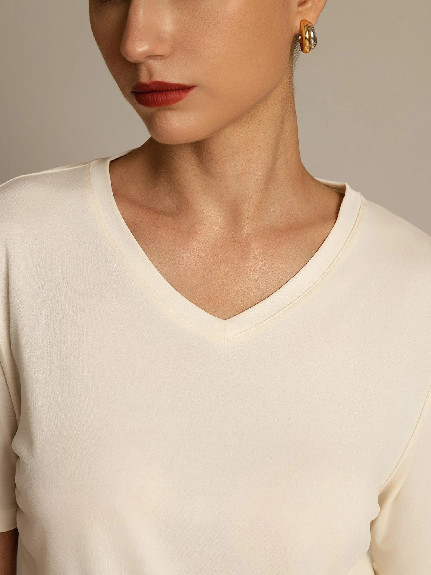 100% Mulberry Silk V-Neck Women's T-Shirt - Image 20