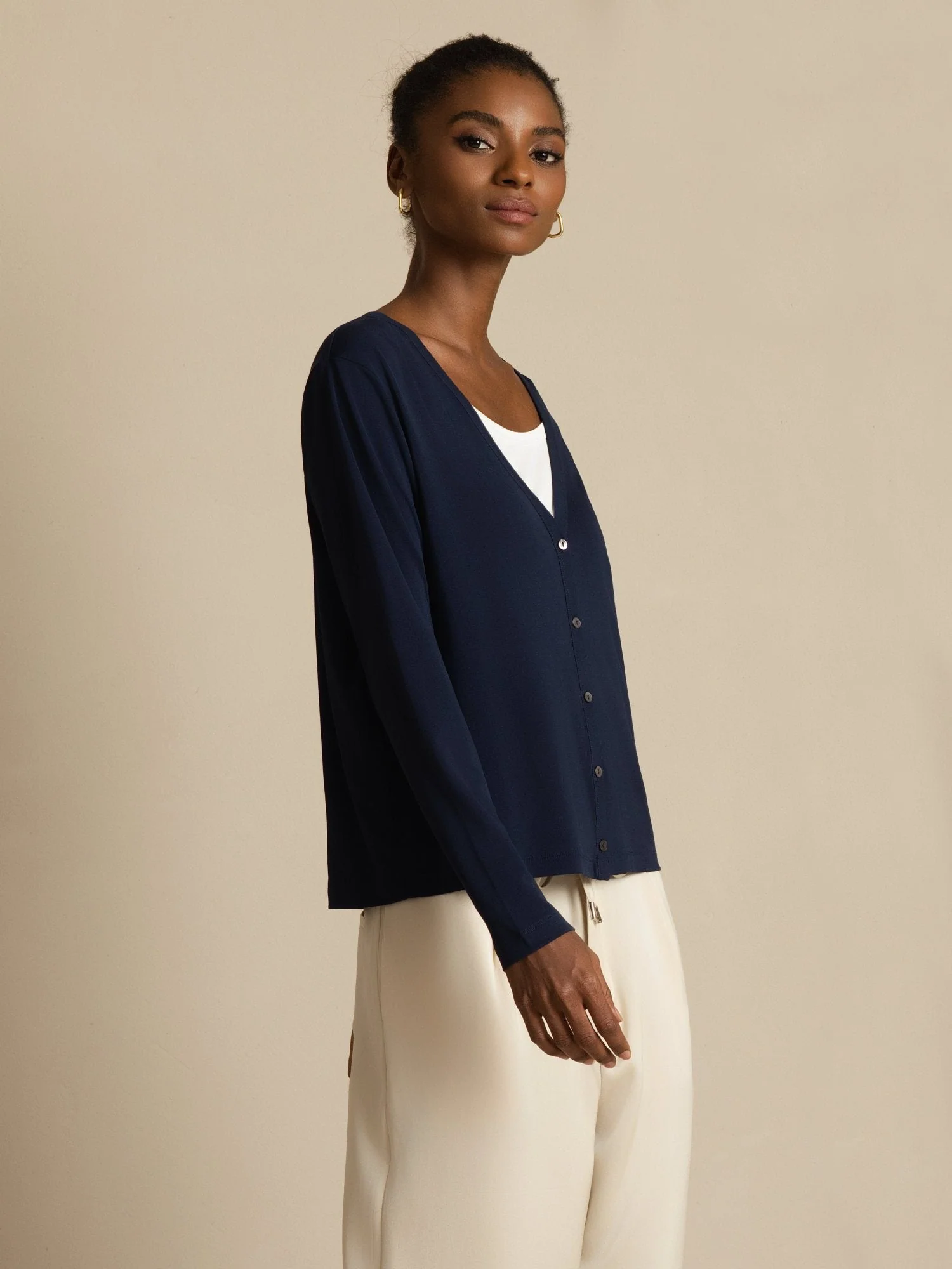 100% Mulberry Silk Women's V-Neck Long Sleeve Basic Cardigan - Image 6