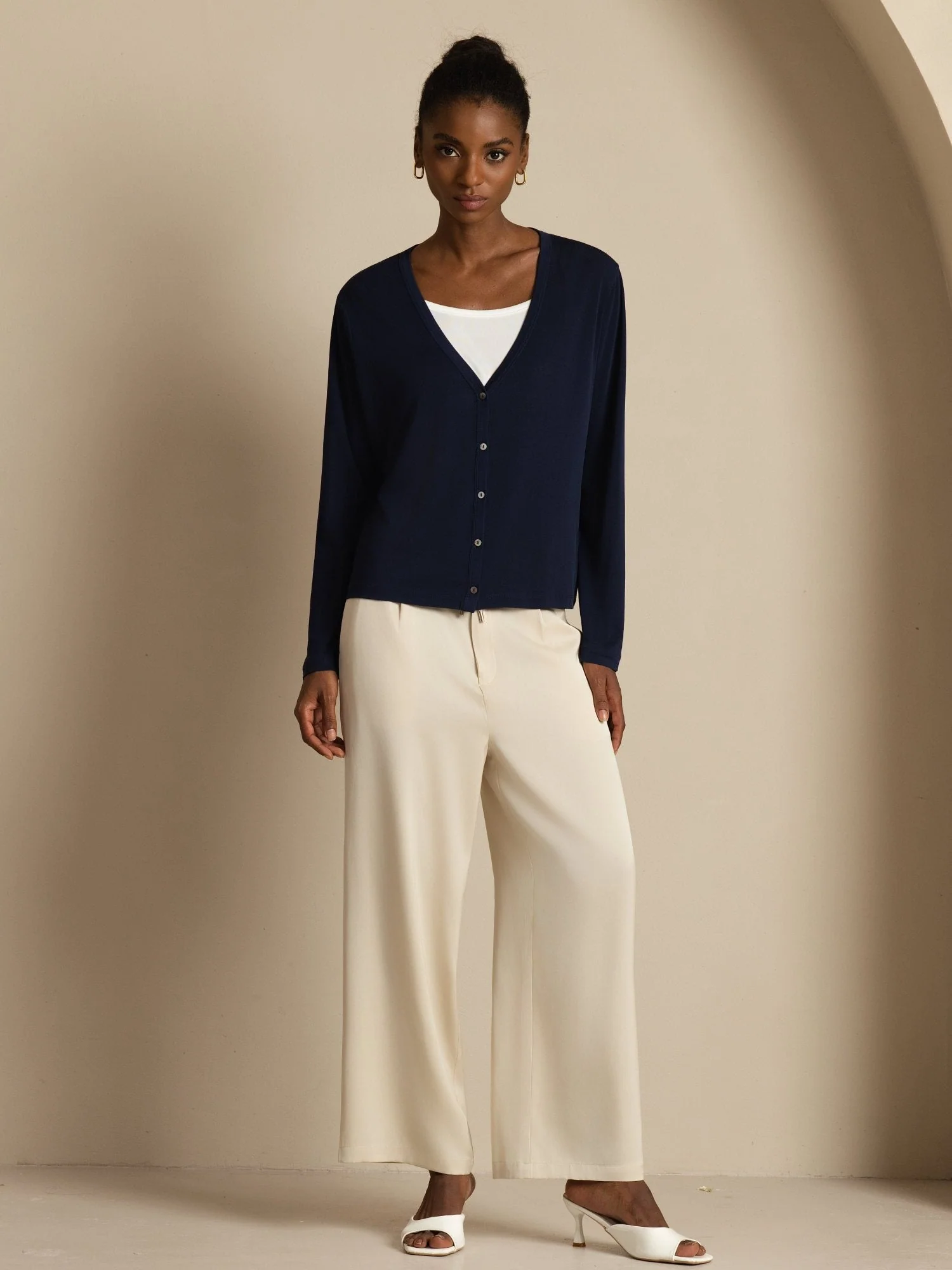 100% Mulberry Silk Women's V-Neck Long Sleeve Basic Cardigan - Image 8