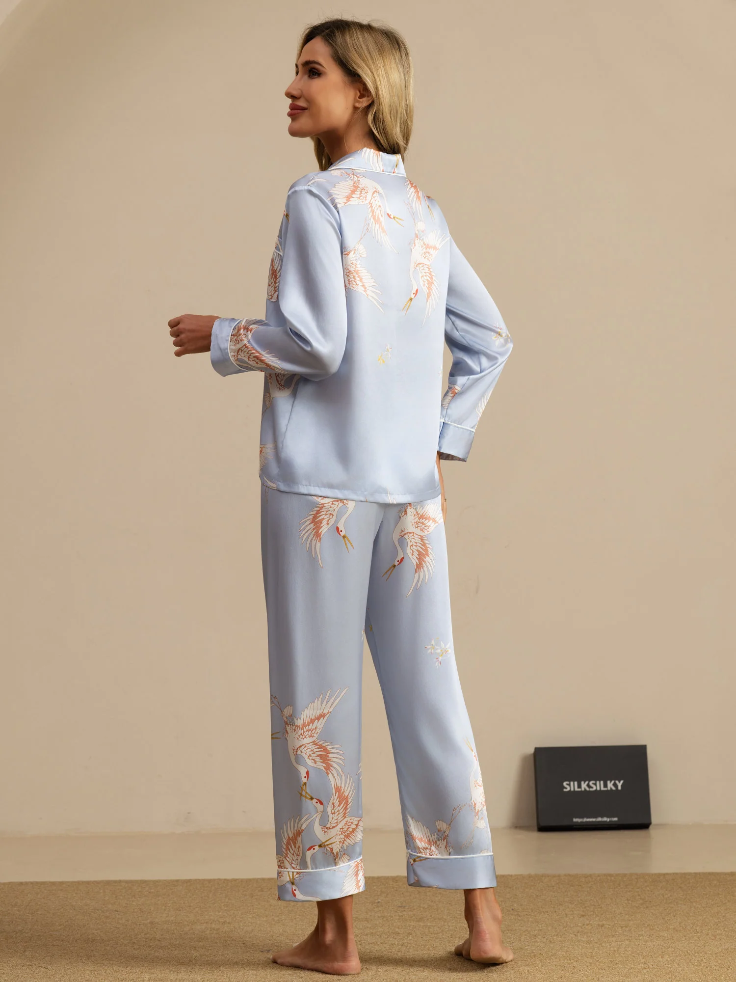 19Momme 100% Mulberry Silk Crane Print Women's Long Sleeve Notch Collar Pajamas Set - Image 23